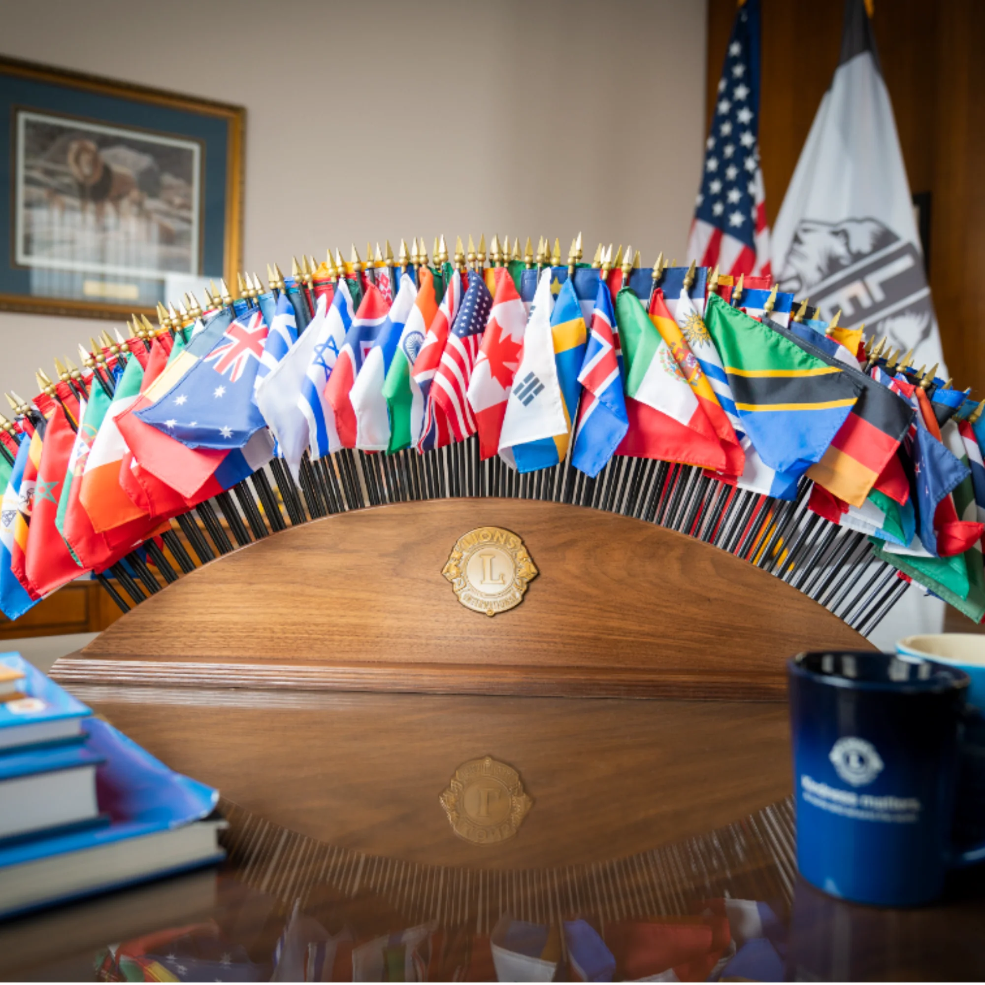 INTERNATIONAL FLAG BASE + - Image 2